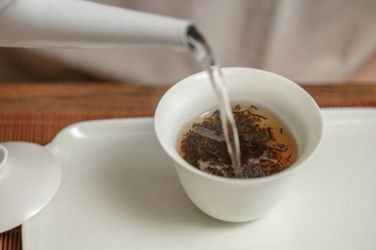 各類茶的注水方式，不同的茶泡茶時怎么注水