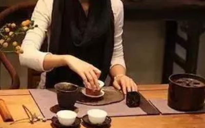 三才蓋碗的正確拿法，三才蓋碗抓碗法圖解