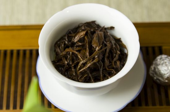 干吃茶葉致癌嗎，長期吃干茶葉的危害