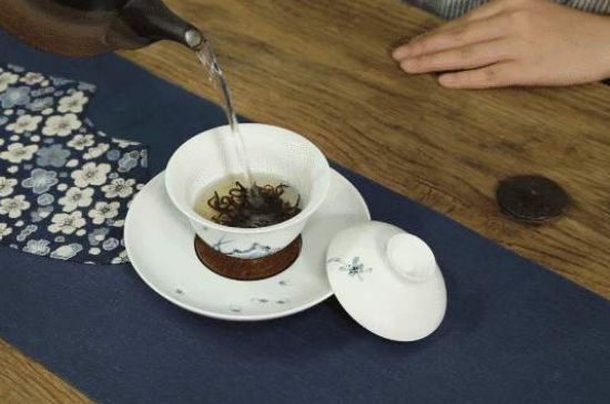 各類茶的注水方式，不同的茶泡茶時怎么注水