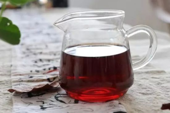 黑茶調(diào)理婦科病，女人喝黑茶好處太多了！