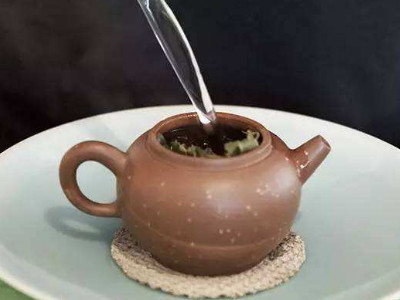 鐵觀音的泡法，水溫100°C最佳第一泡不能喝