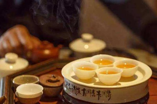 茶的三個(gè)禮儀，茶的禮儀小知識(shí)