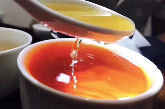 女人喝肉桂紅茶有什么好處，肉桂加紅茶的功效與作用