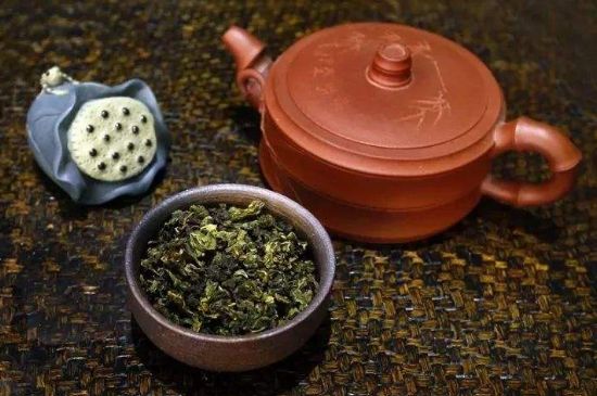 泡大紅袍、肉桂和水仙可以用一個紫砂壺嗎，可以摻一起沖泡么？