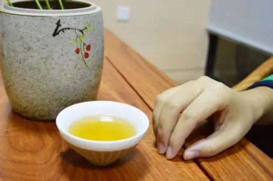 女人喝茶要行扣茶禮嗎，叩茶禮女士能用嗎？