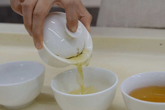 泡茶的順口溜，茶葉三泡是精華