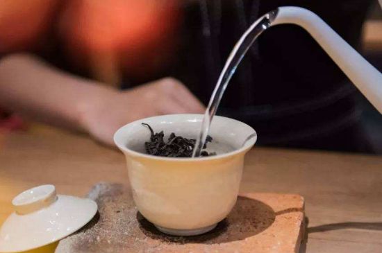 牛欄坑肉桂需不需要洗茶，武夷巖茶肉桂需要洗茶嗎？