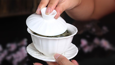 三才蓋碗的正確拿法，三才蓋碗抓碗法圖解