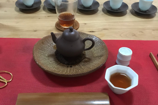 肉桂可以用紫砂壺沖泡嗎，紫砂壺能泡武夷巖茶肉桂用嗎？