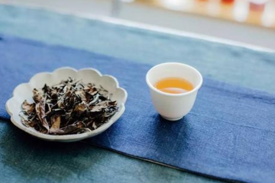 福鼎白茶能長時間悶泡嗎，老白茶可以悶著喝嗎？