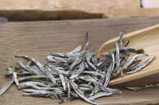 春茶季怎么辨別白毫銀針的好壞，好的白毫銀針如何選購(gòu)？