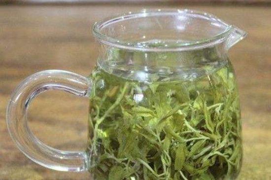 怎樣辨別莓茶發(fā)霉了，莓茶發(fā)霉和白霜的區(qū)別