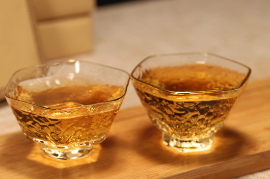 白茶的年份是怎么區(qū)分，如何辨別白茶年份