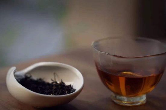 泡好的茶水放冰箱能保存多久，泡好的茶冷藏放多久？