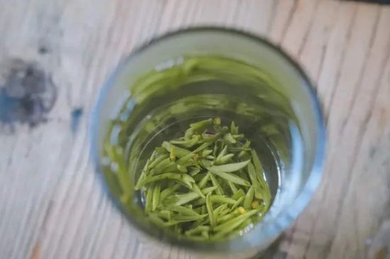 泡好的茶水放冰箱能保存多久，泡好的茶冷藏放多久？