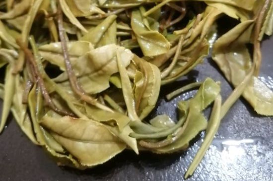 春茶上市白茶的好壞怎么區(qū)分，春白茶怎么分辨好不好？