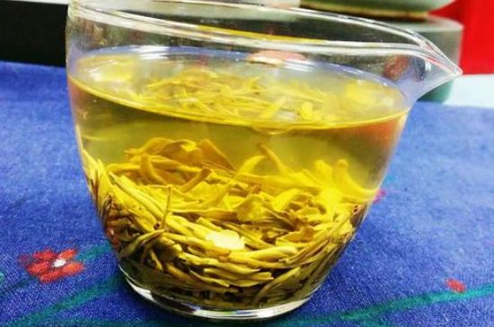 老茶和新茶哪個(gè)好，老茶好喝還是新茶好喝