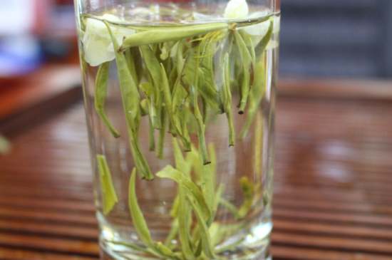 茉莉銀針適合什么人喝，茉莉銀針茶有什么功效