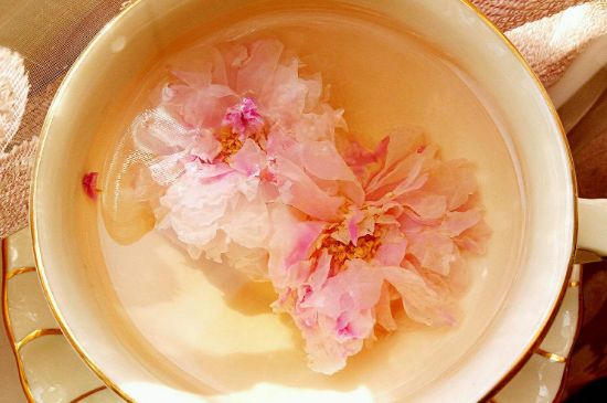 玫瑰花茶的功效與作用，堅持喝一個月玫瑰花茶會怎樣？