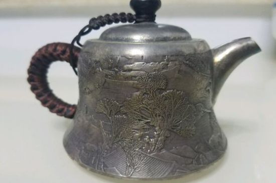 銀壺泡茶后為什么會(huì)變黑，銀壺內(nèi)膽發(fā)黑怎么辦