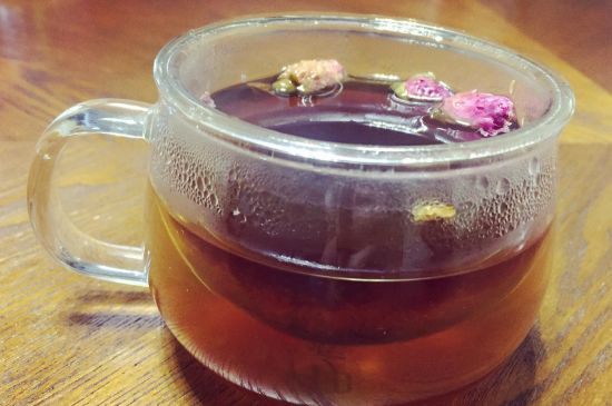 喝玫瑰花茶能祛斑嗎，玫瑰花茶有祛斑的功效嗎？