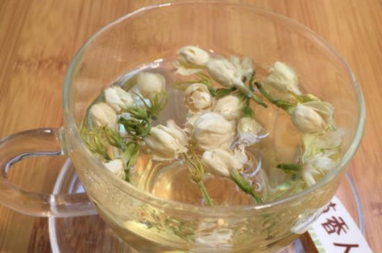 茉莉泡水禁忌，茉莉干花泡水的功效與禁忌