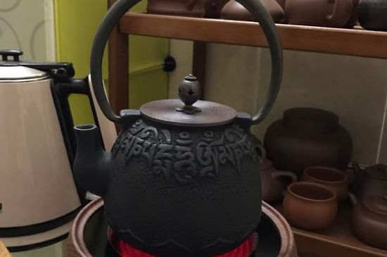 鐵壺生銹燒的水有害嗎，鐵壺內(nèi)壁生銹怎么辦