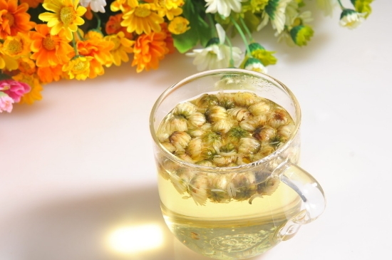 喝菊花茶有什么效果，女人長(zhǎng)期喝菊花茶好嗎？
