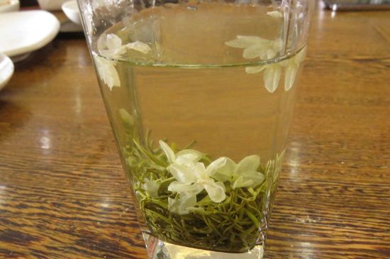 茉莉龍珠可以和什么一起泡茶，茉莉龍珠茶能加蜂蜜嗎？