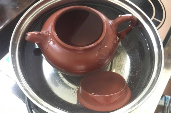 紫砂開壺和不開壺的區(qū)別，紫砂壺開壺的正確方法及開壺建議