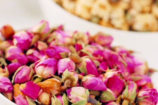 玫瑰花的最佳搭配，喝玫瑰花茶搭配什么喝好？