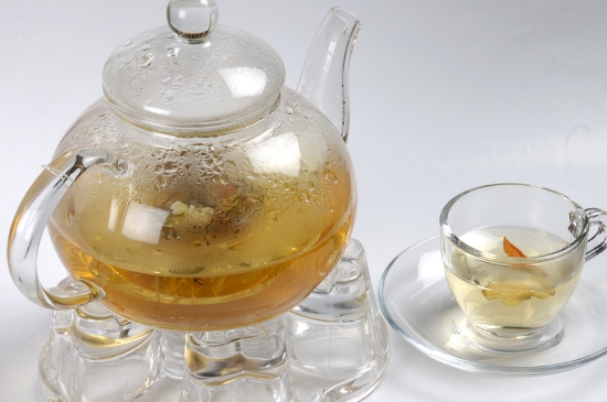 經(jīng)常菊花泡水好嗎，喝菊花茶有什么好處？