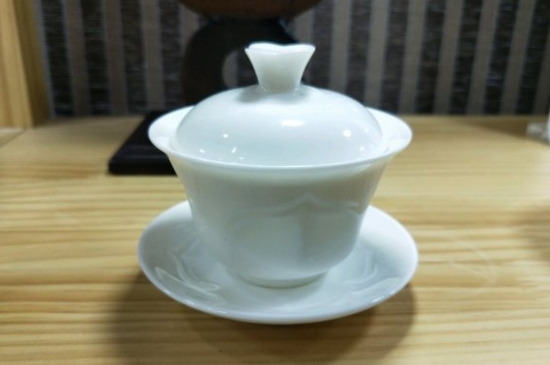 常見的七大材質(zhì)的茶具優(yōu)缺點(diǎn)，用什么材質(zhì)的茶具泡茶最好？