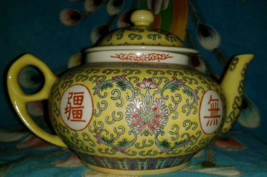 瓷壺適合泡什么茶，瓷器茶具喝什么茶好