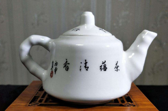 瓷壺適合泡什么茶，瓷器茶具喝什么茶好