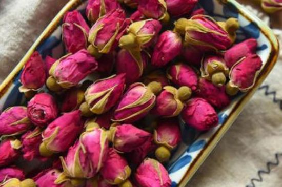 干玫瑰花泡水放幾顆，玫瑰花泡水一次放幾朵？