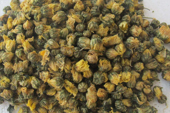 菊花茶大朵小朵有什么區(qū)別，菊花喝大朵還是小朵？