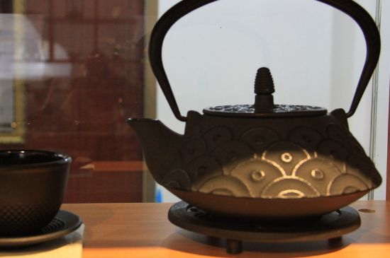 鐵壺生銹燒的水有害嗎，鐵壺內(nèi)壁生銹怎么辦