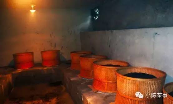 怎樣炭焙巖茶？揭秘武夷巖茶的炭焙技藝