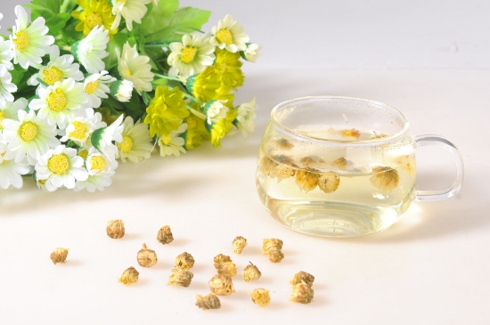 喝菊花茶有什么效果，女人長(zhǎng)期喝菊花茶好嗎？
