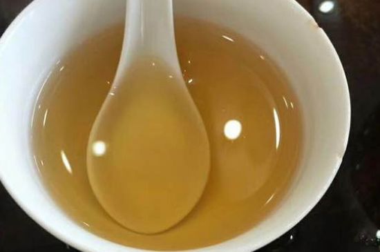 女人喝金駿眉的好處和壞處，女性喝金駿眉可減肥養(yǎng)顏