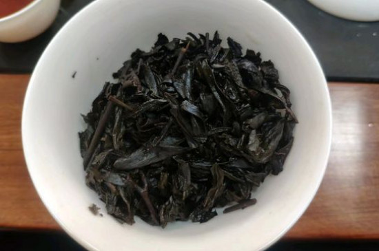 大紅袍煙熏味是好茶嗎，能不能喝對人體有壞處嗎