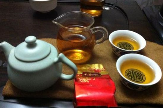 肉桂茶和大紅袍哪個(gè)貴，武夷山肉桂與大紅袍的價(jià)格比較