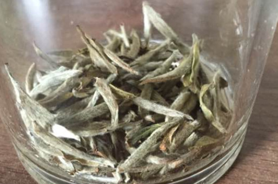 白毫銀針年份越久越好嗎，銀針白毫是否越陳越好