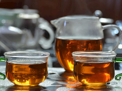 紅茶和綠茶的區(qū)別，常喝紅茶好還是綠茶好？