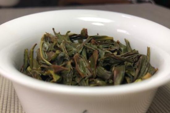 蜜蘭香和鴨屎香區(qū)別，鳳凰單樅鴨屎香vs蜜蘭香圖片對(duì)比