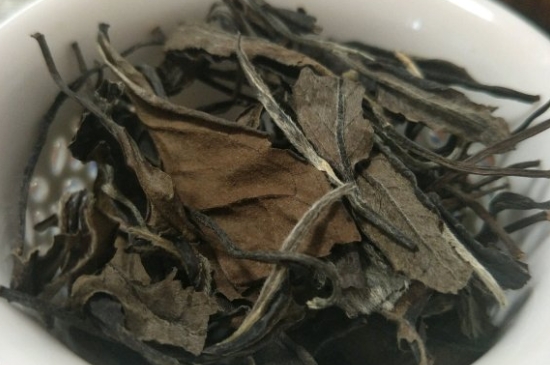 福鼎白茶貢眉和壽眉的區(qū)別，壽眉與貢眉有什么區(qū)別