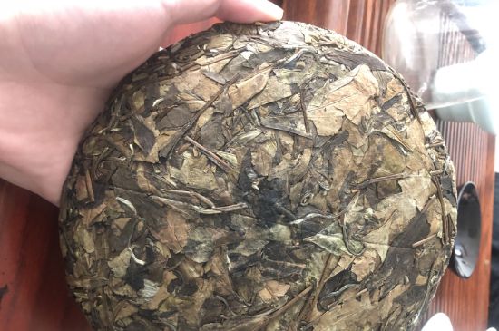 7年壽眉和2年白牡丹哪個好，老白茶壽眉與白牡丹的口感區(qū)別