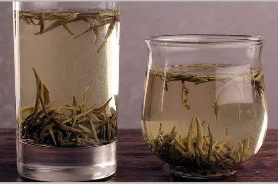 西湖龍井茶毫和發(fā)霉區(qū)別圖片，長霉的龍井茶葉會(huì)是什么樣？